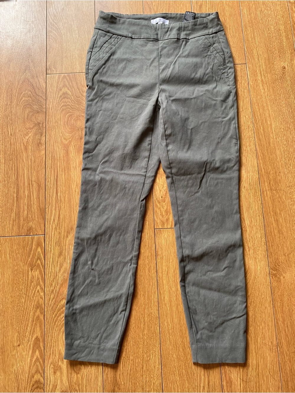 RW&Co Camber and Grace Grey cropped city legging pant